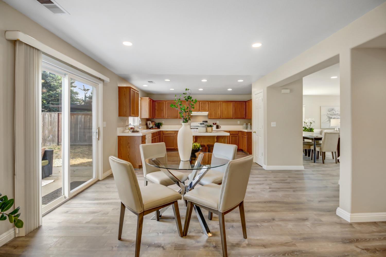 Detail Gallery Image 17 of 44 For 205 Dover Ct, Lincoln,  CA 95648 - 4 Beds | 2/1 Baths