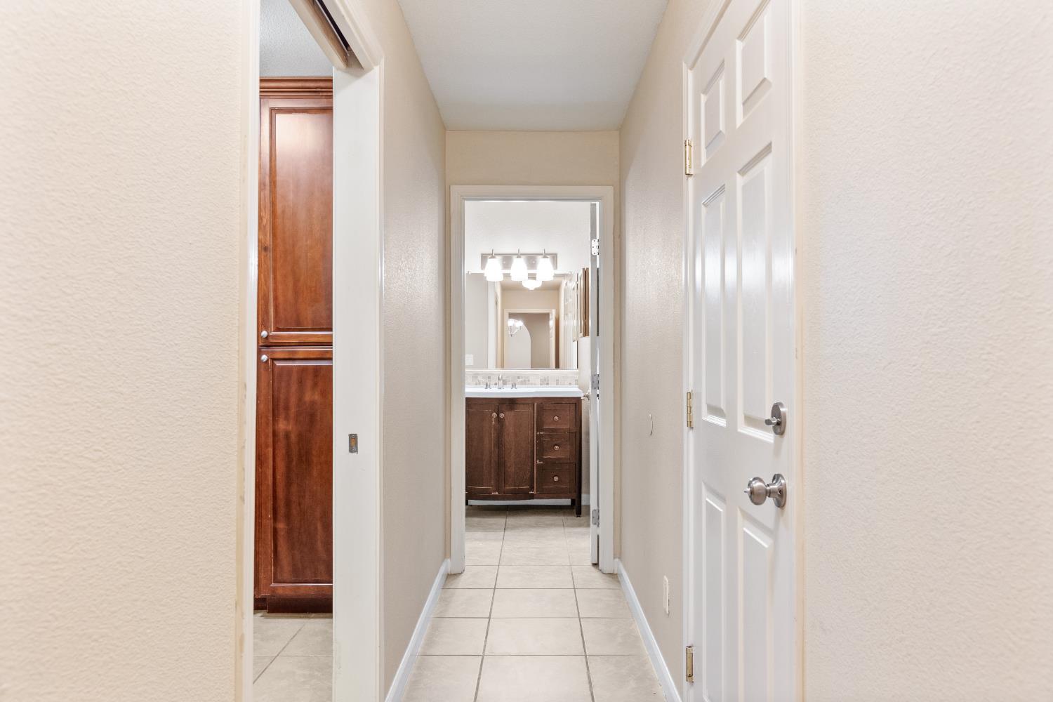 Detail Gallery Image 31 of 49 For 7948 Orange Ave, Fair Oaks,  CA 95628 - 4 Beds | 3 Baths