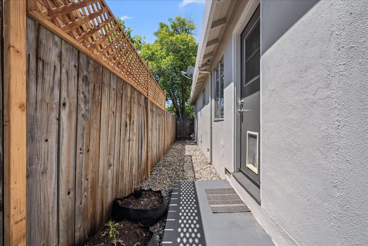 Detail Gallery Image 22 of 36 For 817 Oakland Ave, Roseville,  CA 95678 - 3 Beds | 1/1 Baths