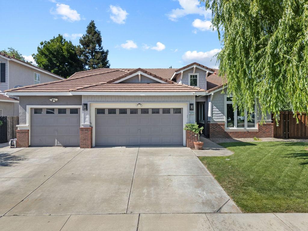 Detail Gallery Image 1 of 44 For 2833 Buckskin Way, Riverbank,  CA 95367 - 4 Beds | 2 Baths