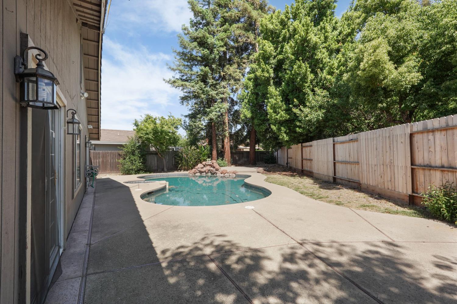 Detail Gallery Image 35 of 43 For 2903 Raintree Ct., Stockton,  CA 95219 - 3 Beds | 2 Baths
