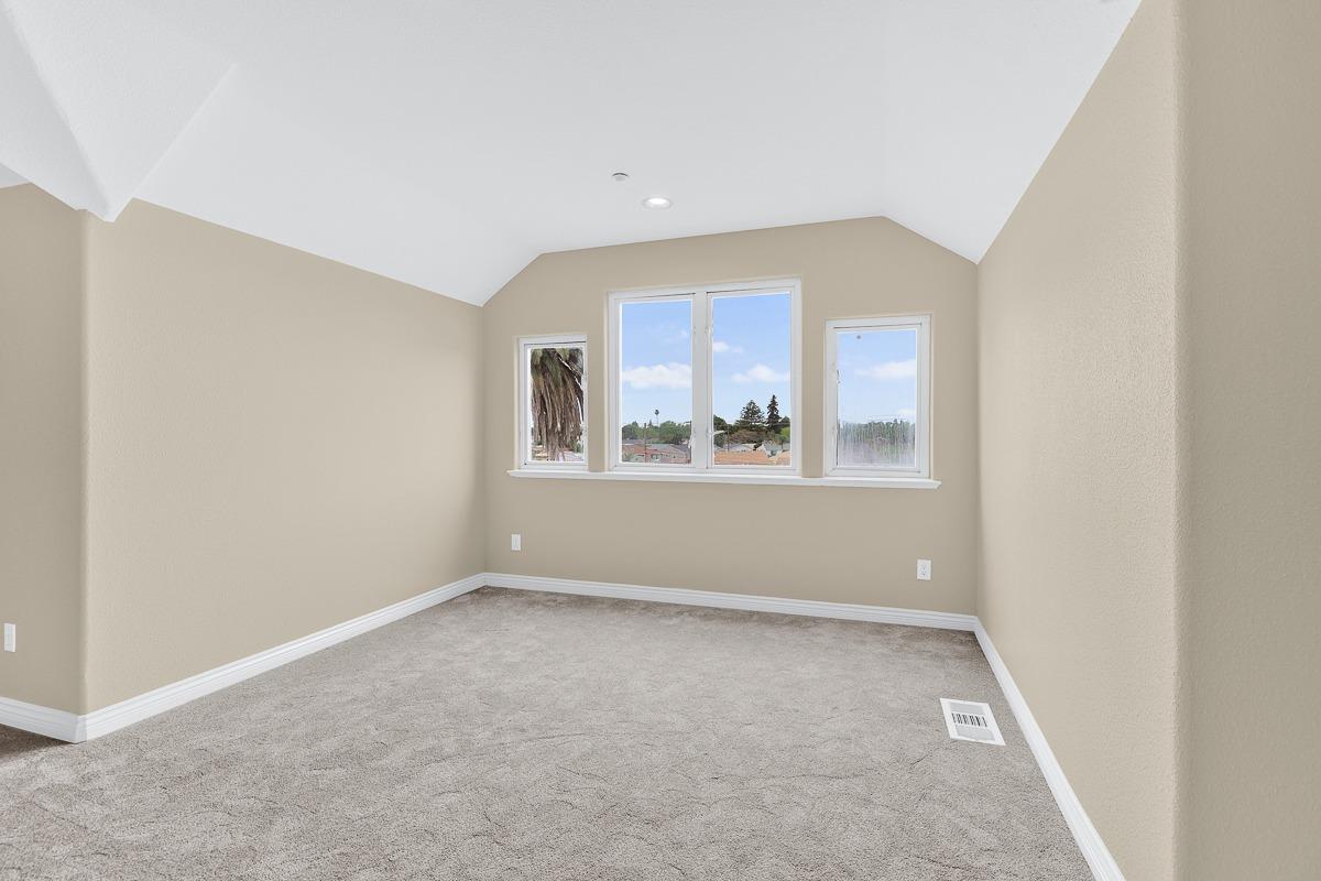 Detail Gallery Image 40 of 51 For 19539 Meekland Ave, Hayward,  CA 94541 - 3 Beds | 3 Baths