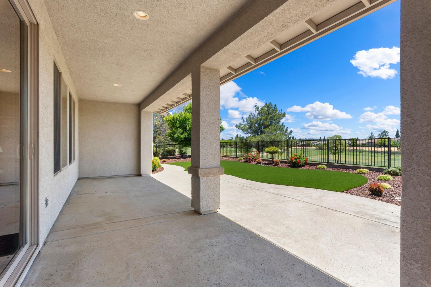 Detail Gallery Image 37 of 58 For 1137 Lasso Lake Ln, Lincoln,  CA 95648 - 3 Beds | 3 Baths