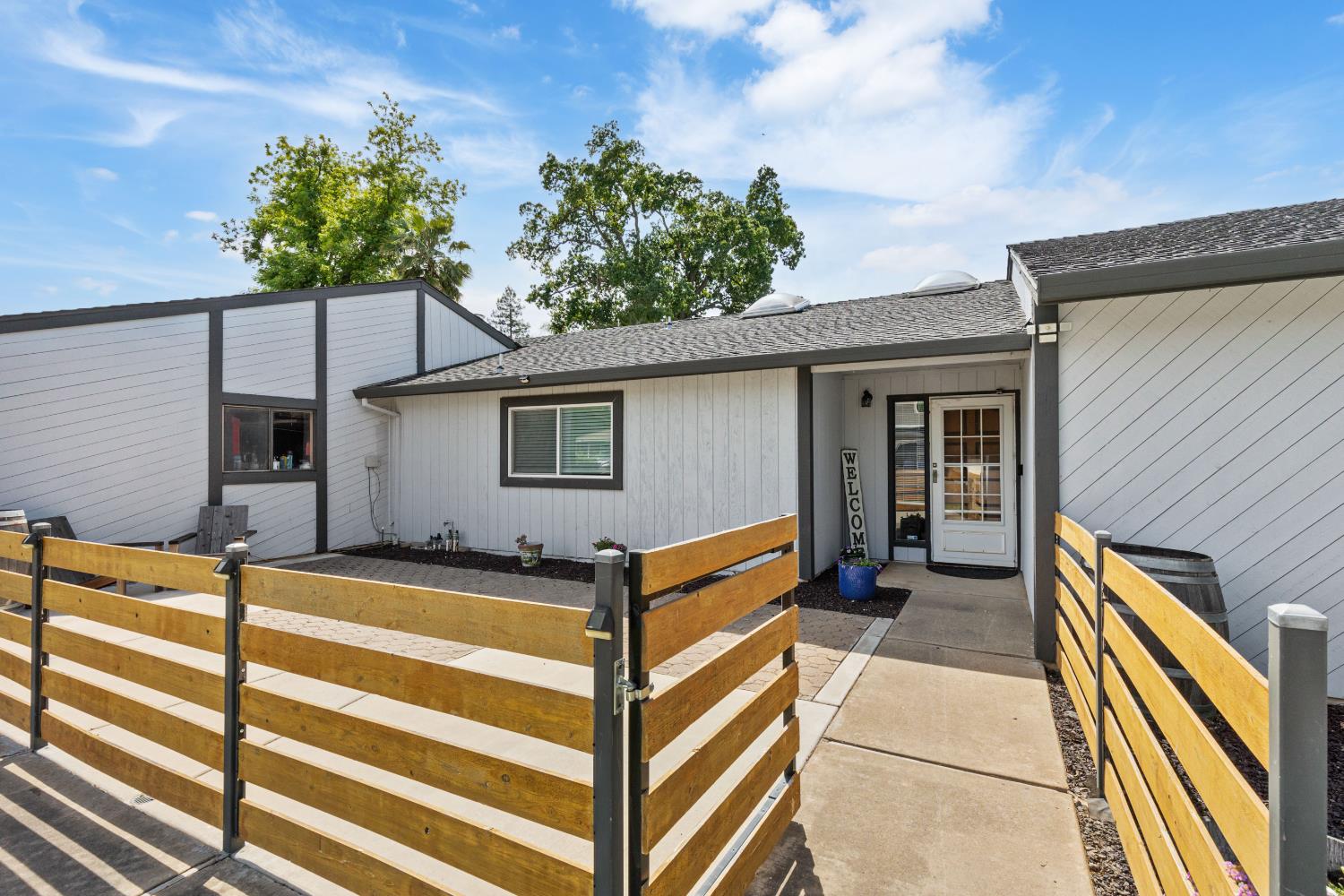 Detail Gallery Image 10 of 70 For 3201 Kaiser Way, Carmichael,  CA 95608 - 4 Beds | 3 Baths