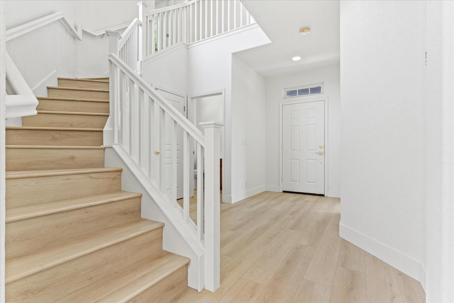 Detail Gallery Image 5 of 63 For 156 Bristol Way, Yuba City,  CA 95993 - 5 Beds | 2/1 Baths