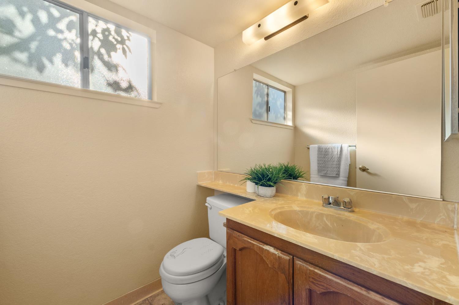 Detail Gallery Image 22 of 40 For 4195 Amapola Way, Sacramento,  CA 95823 - 4 Beds | 2/1 Baths