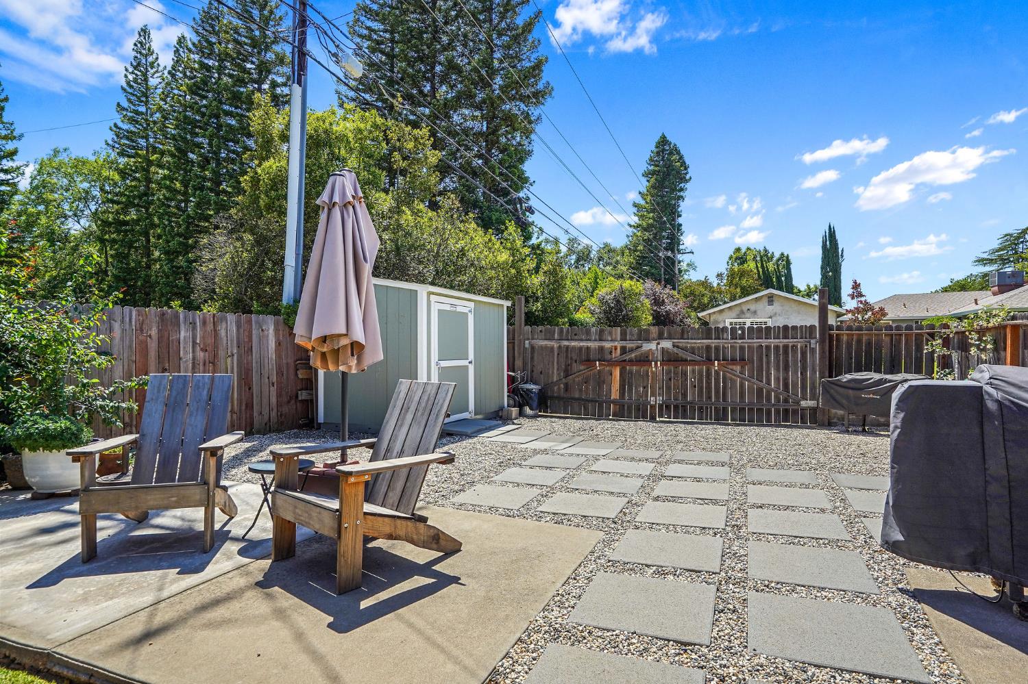 Detail Gallery Image 24 of 28 For 2110 Cascade Rd, Sacramento,  CA 95864 - 3 Beds | 2 Baths
