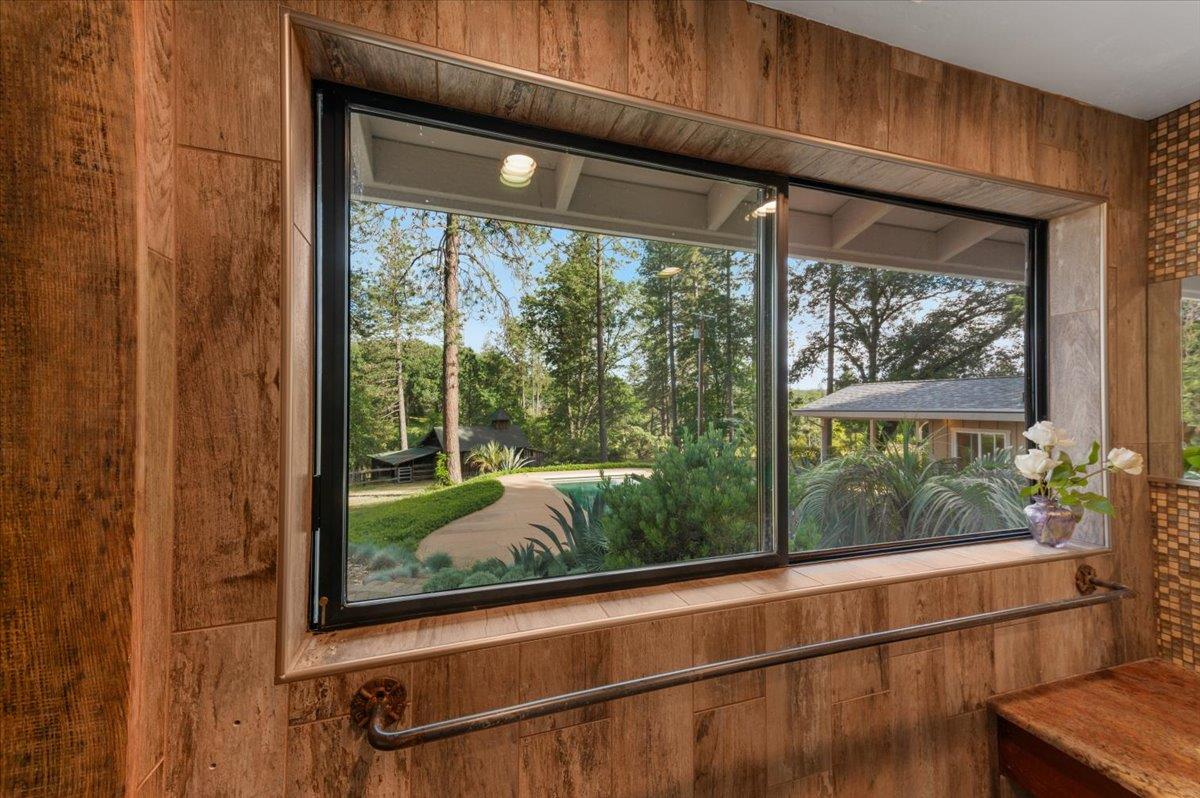Karrys Place, Grass Valley, California image 15