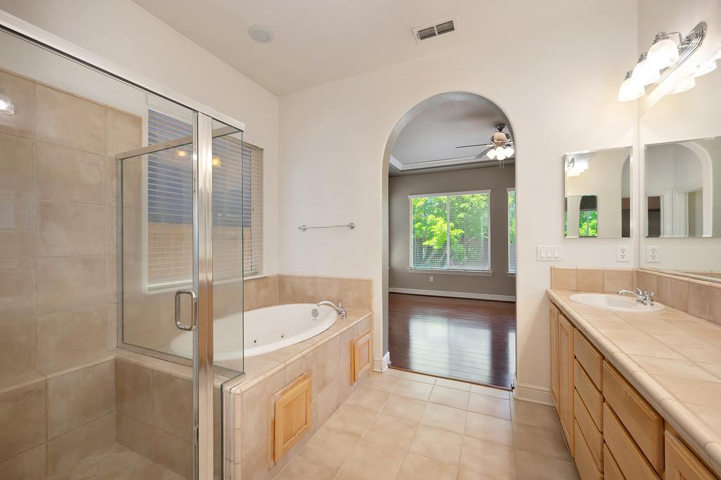 Detail Gallery Image 47 of 87 For 5729 Northborough Dr, Sacramento,  CA 95835 - 4 Beds | 3/1 Baths