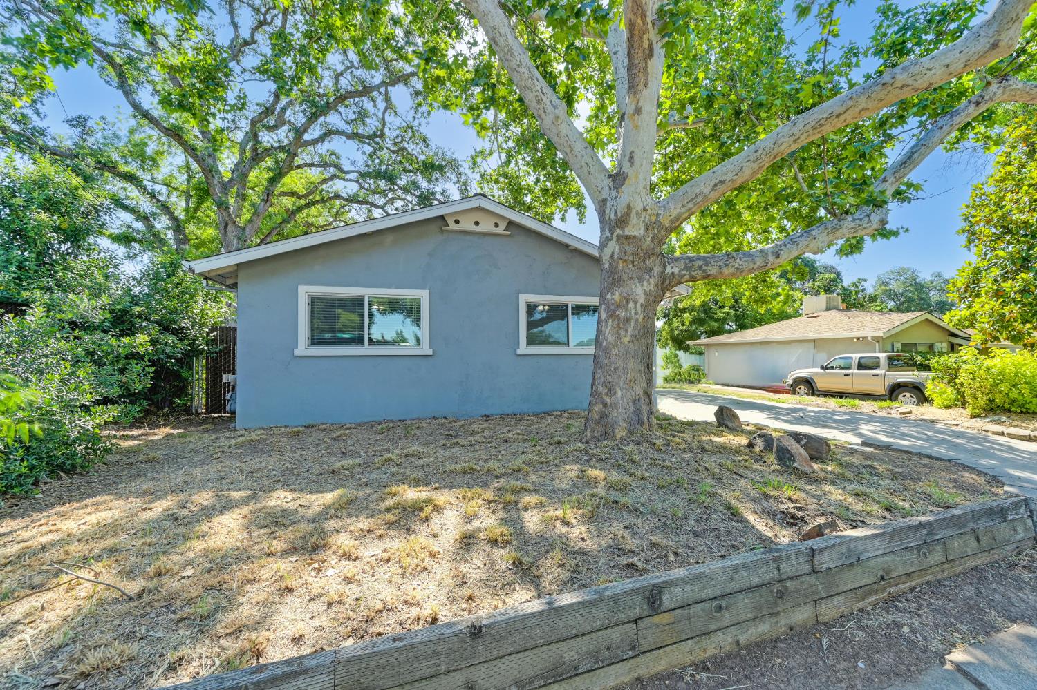 Detail Gallery Image 3 of 39 For 5732 Dewey Drive, Fair Oaks,  CA 95628 - 3 Beds | 1 Baths
