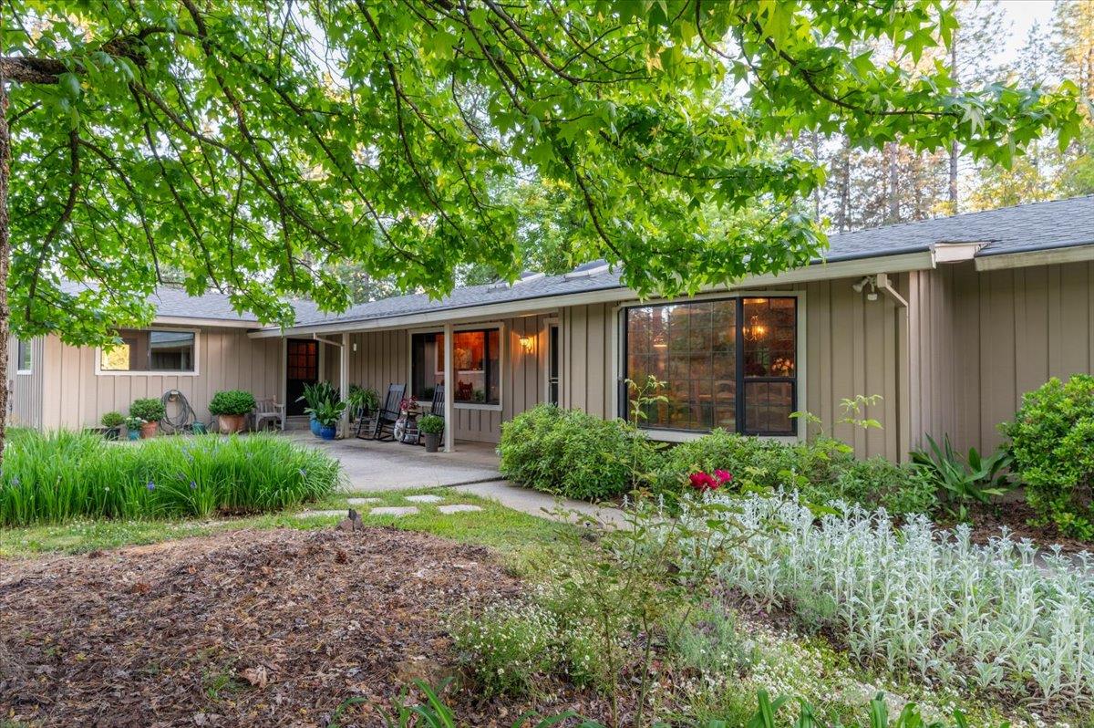 Karrys Place, Grass Valley, California image 2