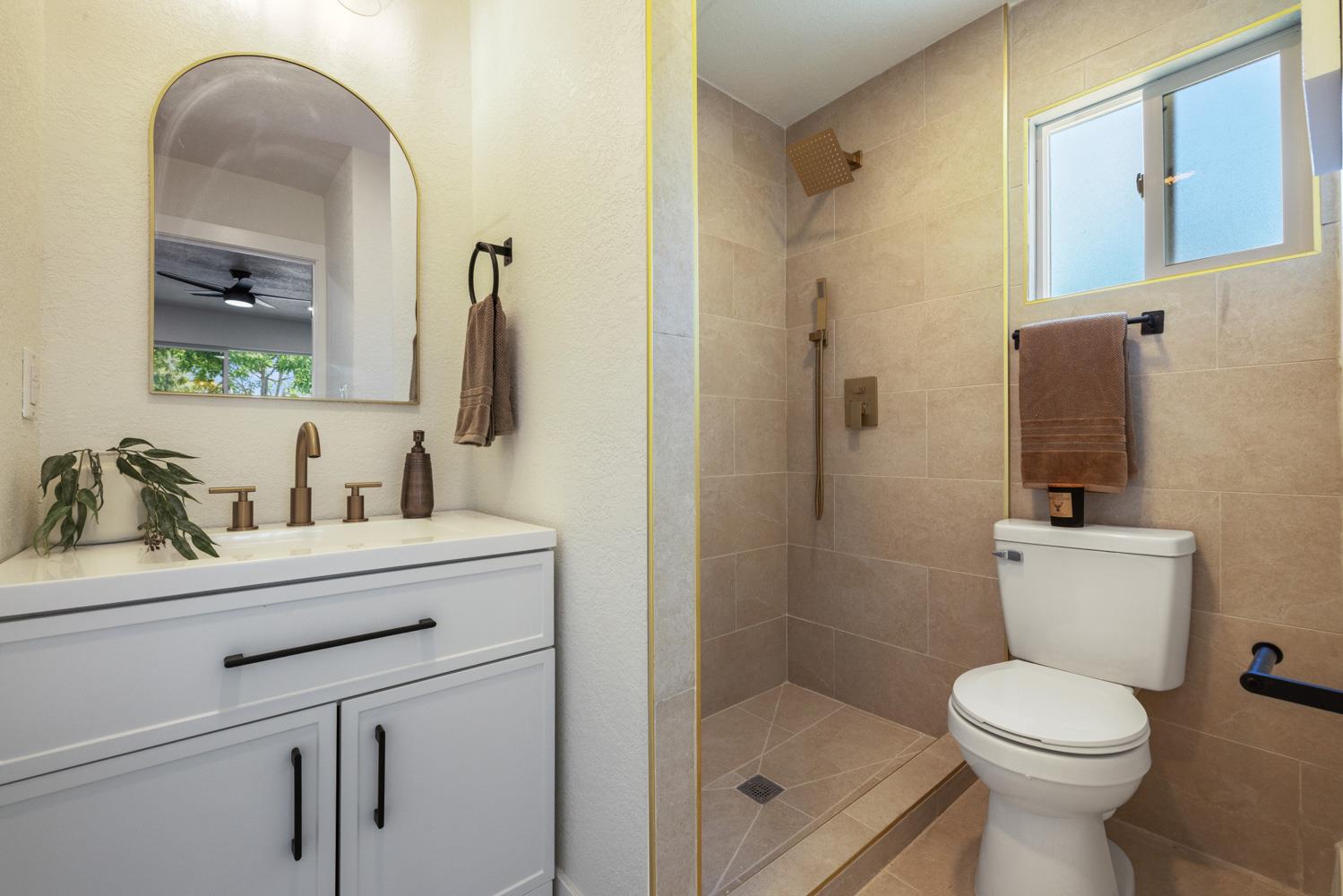 Detail Gallery Image 12 of 49 For 2048 Nord Ave, Stockton,  CA 95215 - 3 Beds | 2 Baths