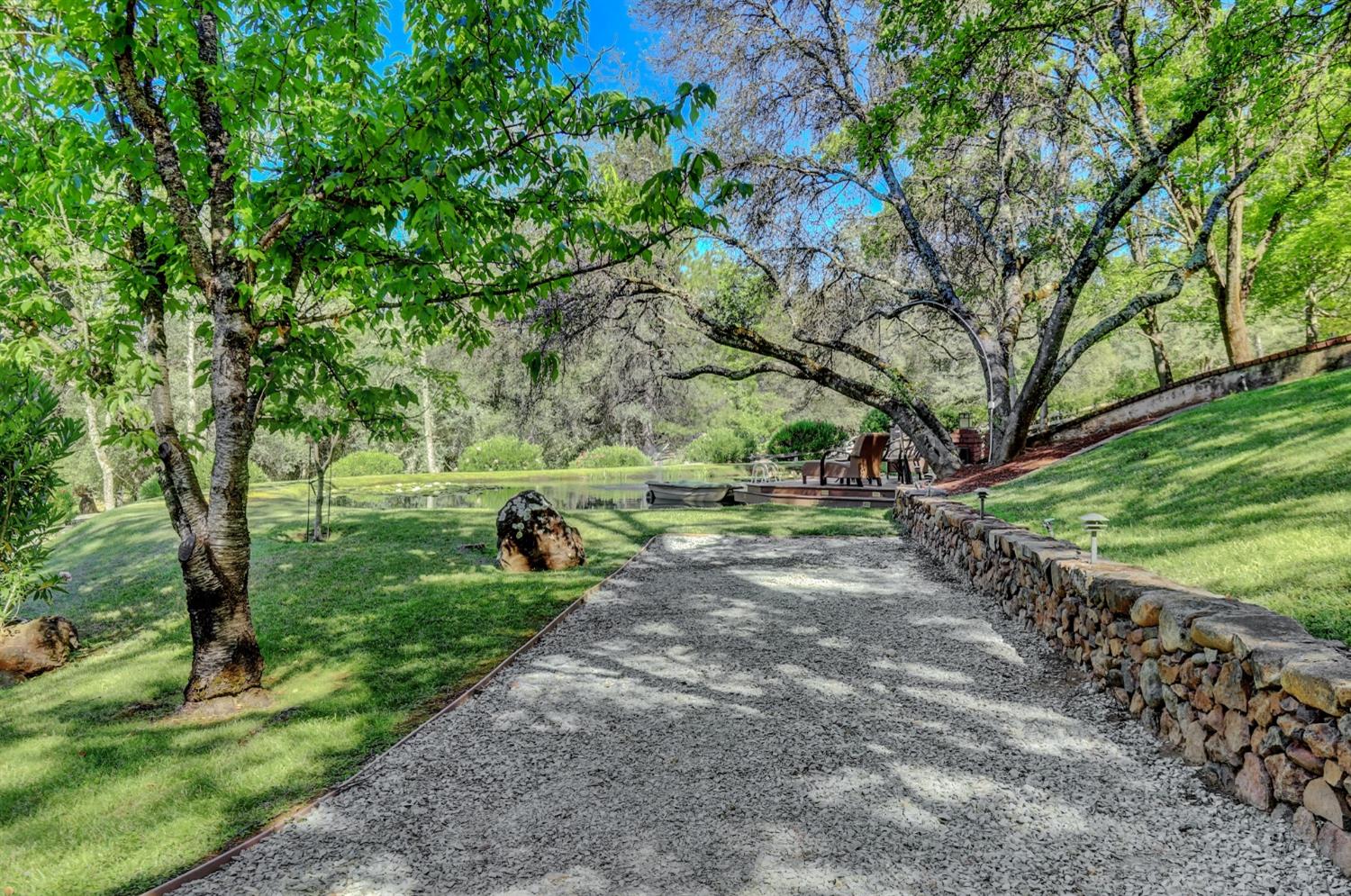Detail Gallery Image 72 of 99 For 16949 Round Valley Cir, Grass Valley,  CA 95949 - 3 Beds | 2/1 Baths