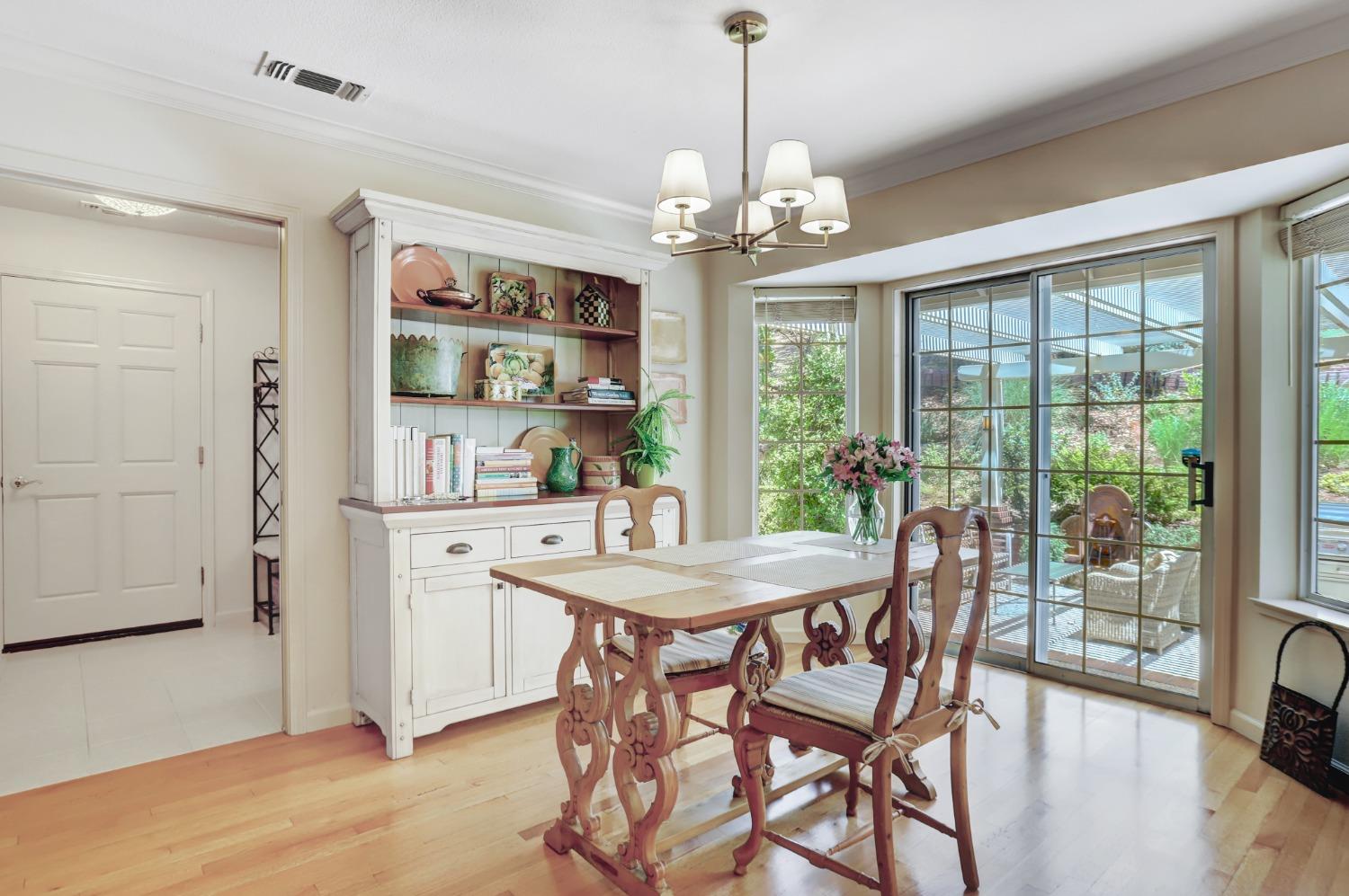Detail Gallery Image 32 of 99 For 16949 Round Valley Cir, Grass Valley,  CA 95949 - 3 Beds | 2/1 Baths