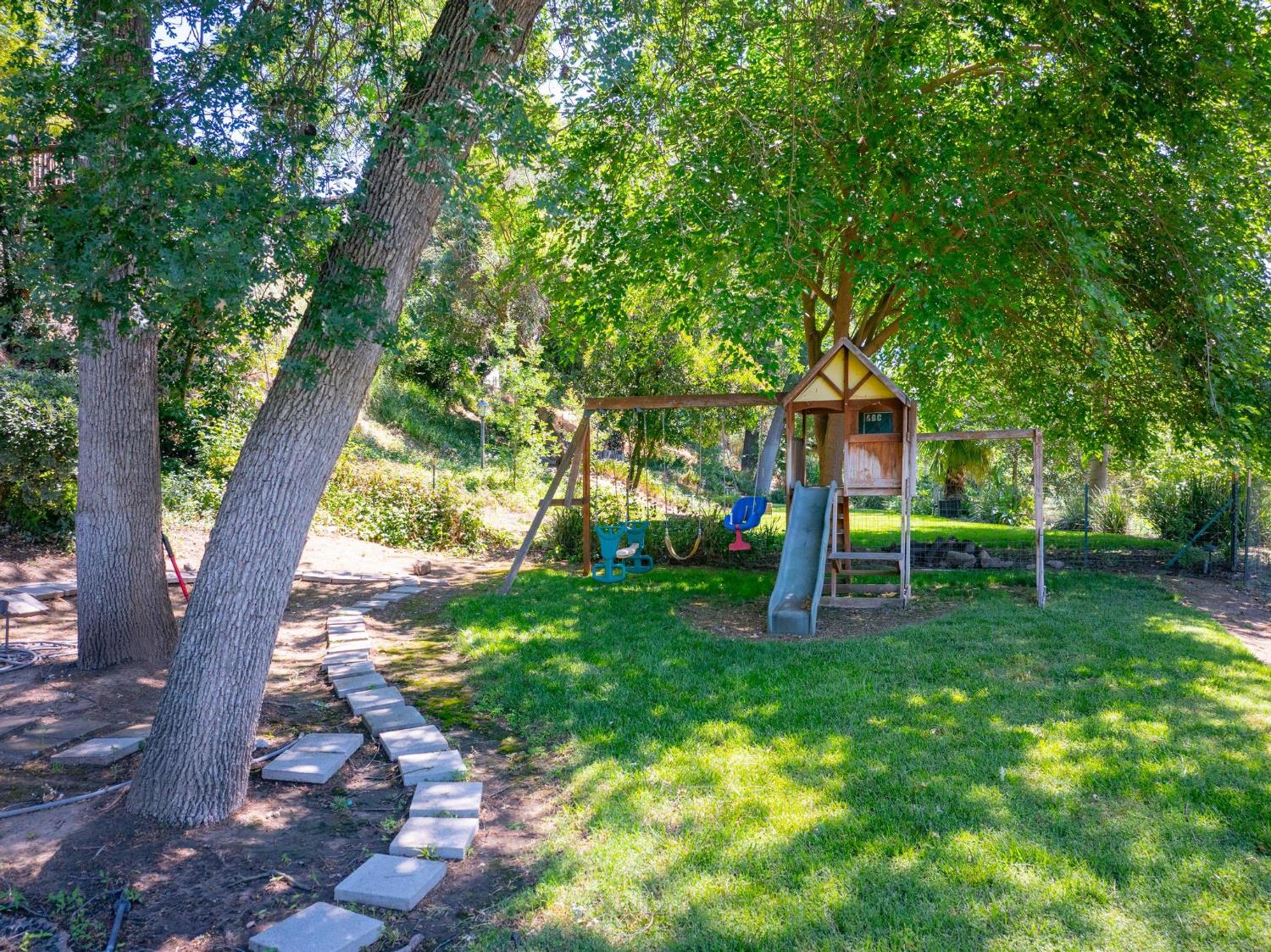 Detail Gallery Image 52 of 58 For 2028 Scenic Dr, Modesto,  CA 95355 - 3 Beds | 3 Baths