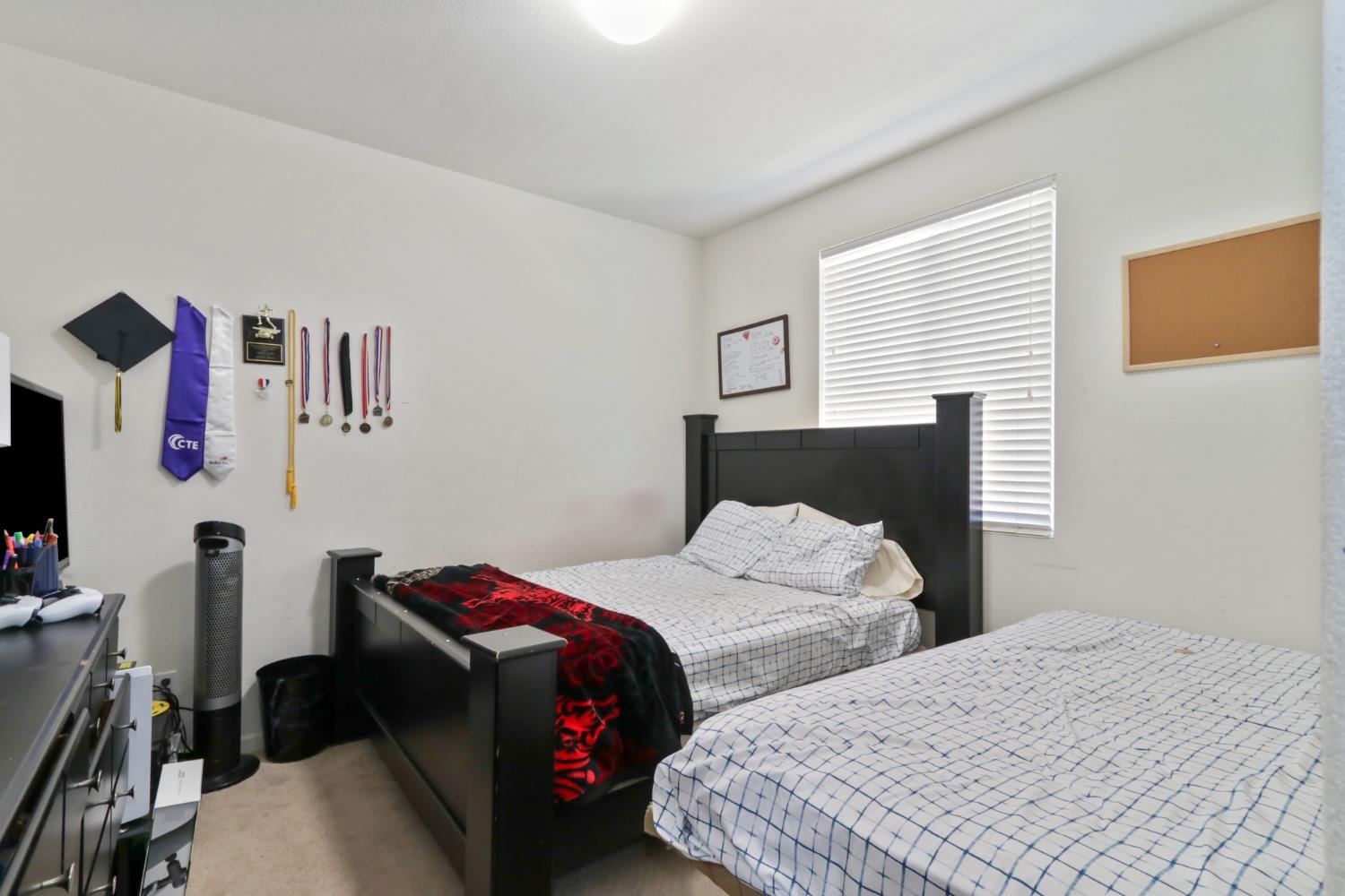 Detail Gallery Image 35 of 45 For 2015 Davis St, Woodland,  CA 95776 - 5 Beds | 3 Baths