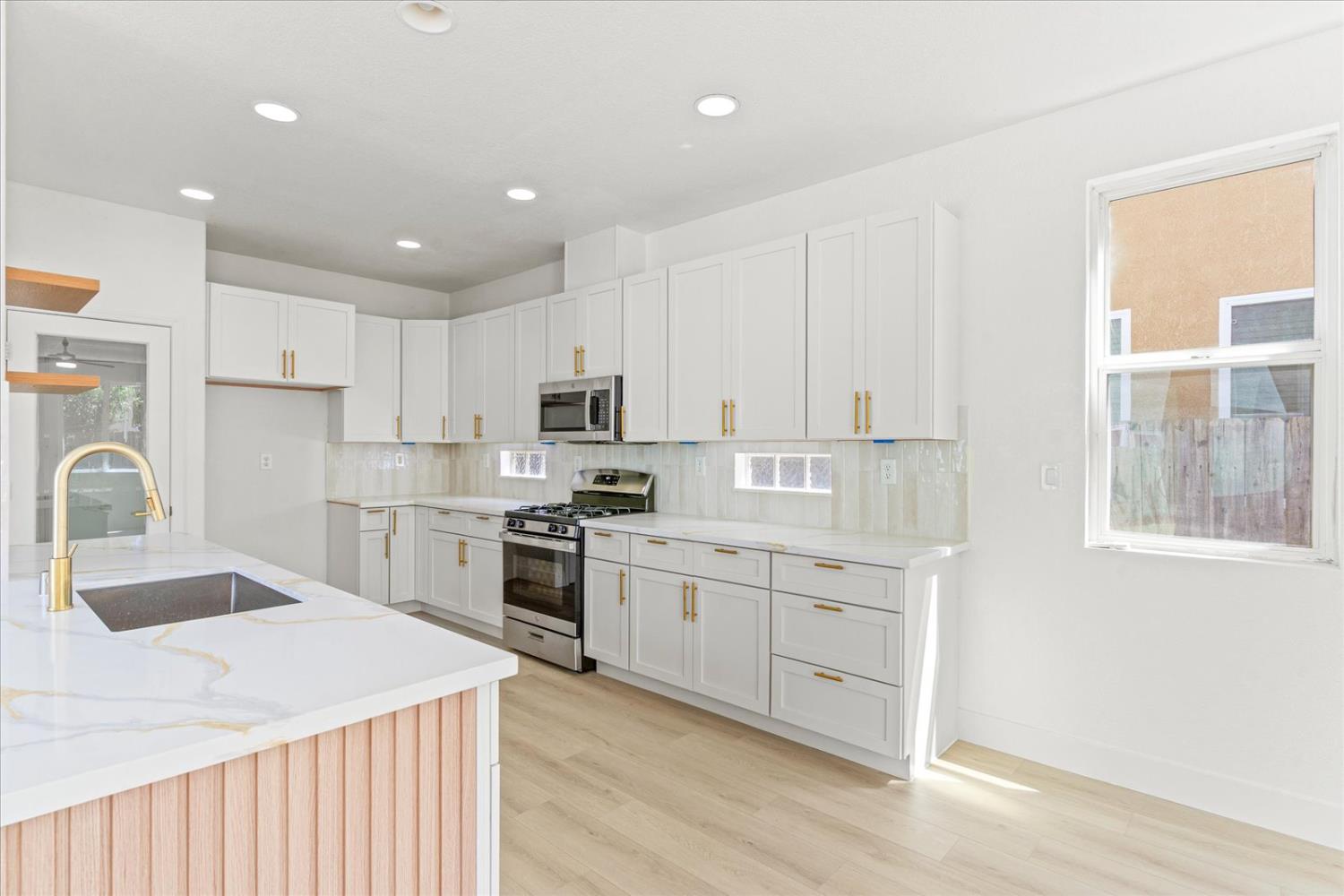 Detail Gallery Image 23 of 63 For 156 Bristol Way, Yuba City,  CA 95993 - 5 Beds | 2/1 Baths