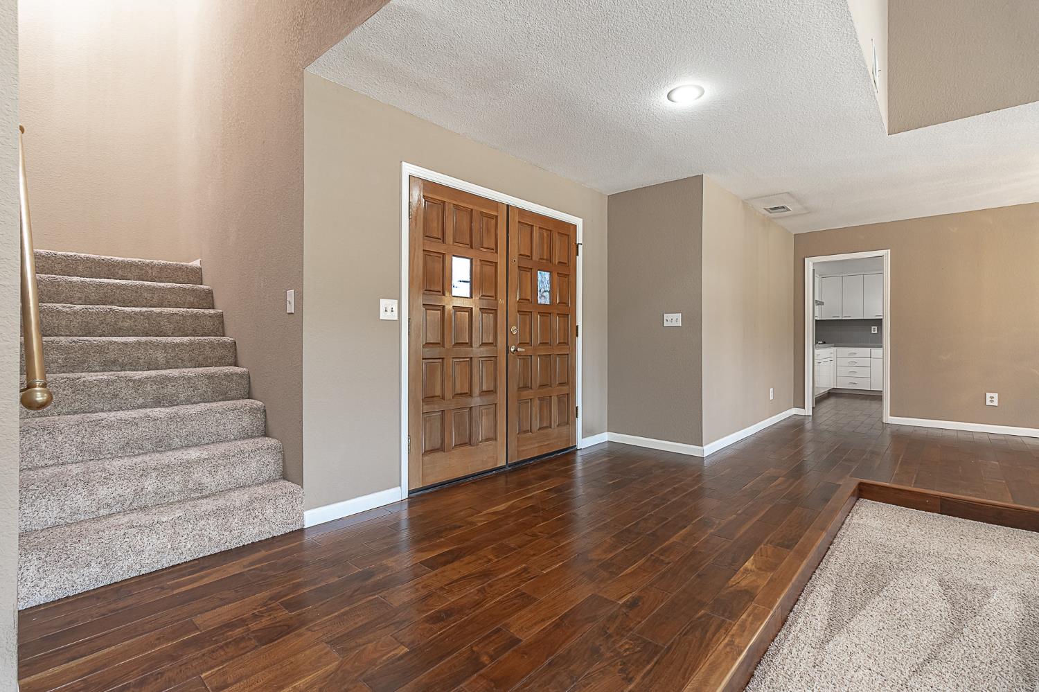 Detail Gallery Image 5 of 35 For 2508 Hilversum Ln, Modesto,  CA 95356 - 5 Beds | 3/1 Baths
