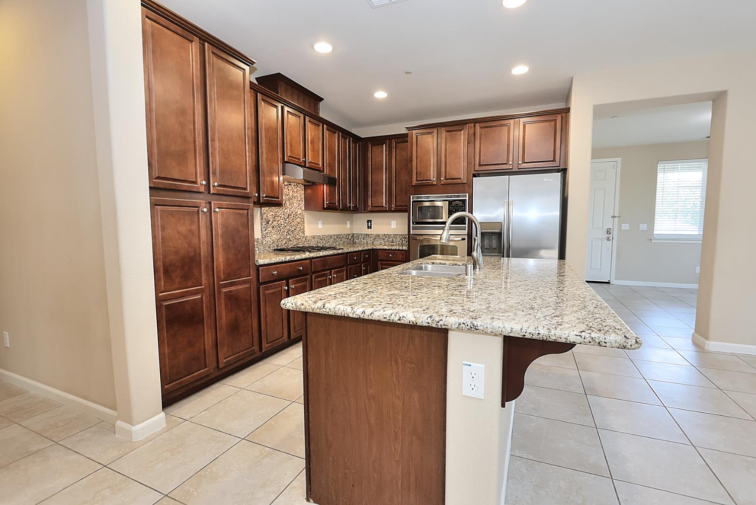 Detail Gallery Image 10 of 57 For 8012 Spiess Ct, Elk Grove,  CA 95757 - 4 Beds | 2 Baths