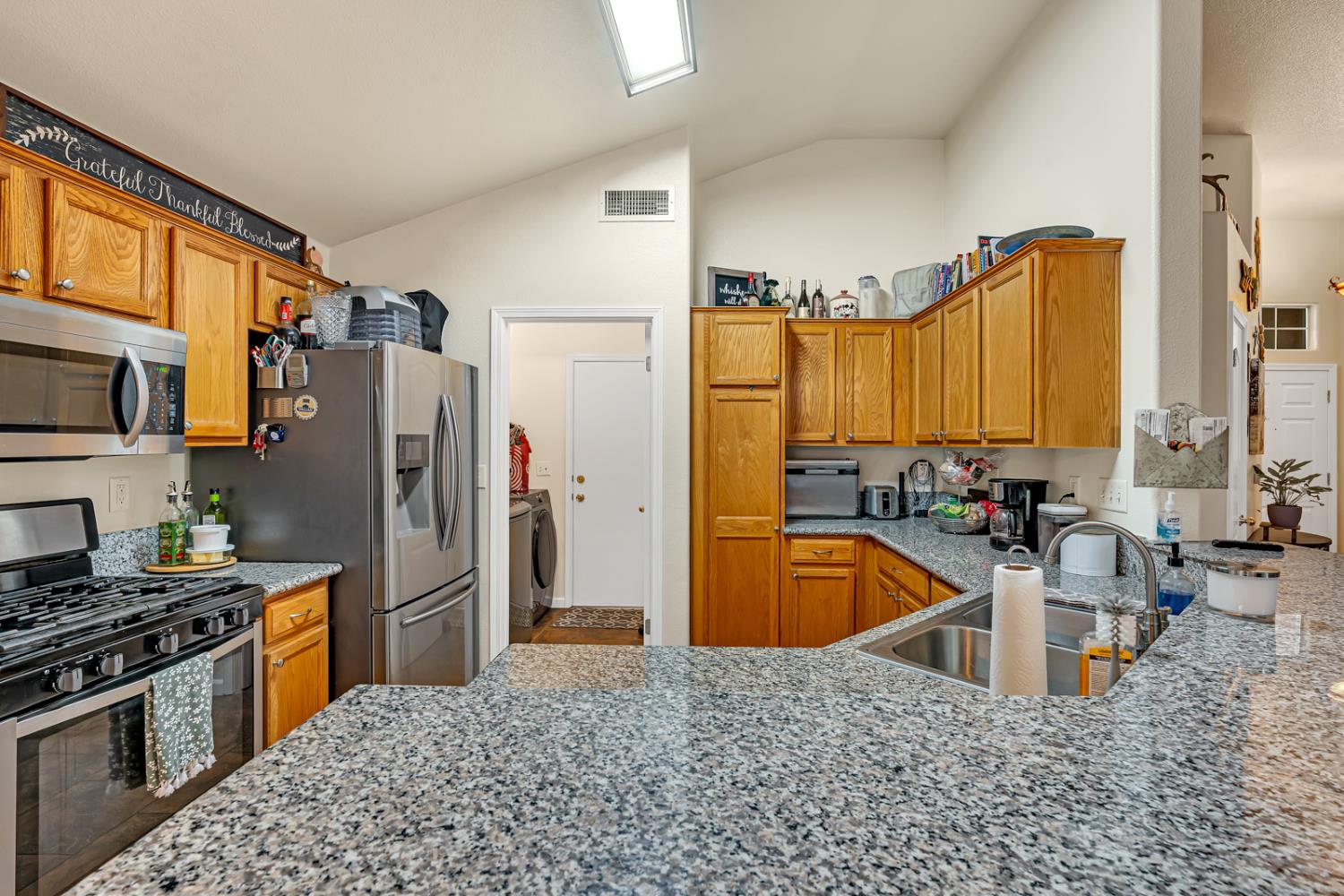 Detail Gallery Image 20 of 47 For 2200 Hanson Ave, Clovis,  CA 93611 - 3 Beds | 2 Baths