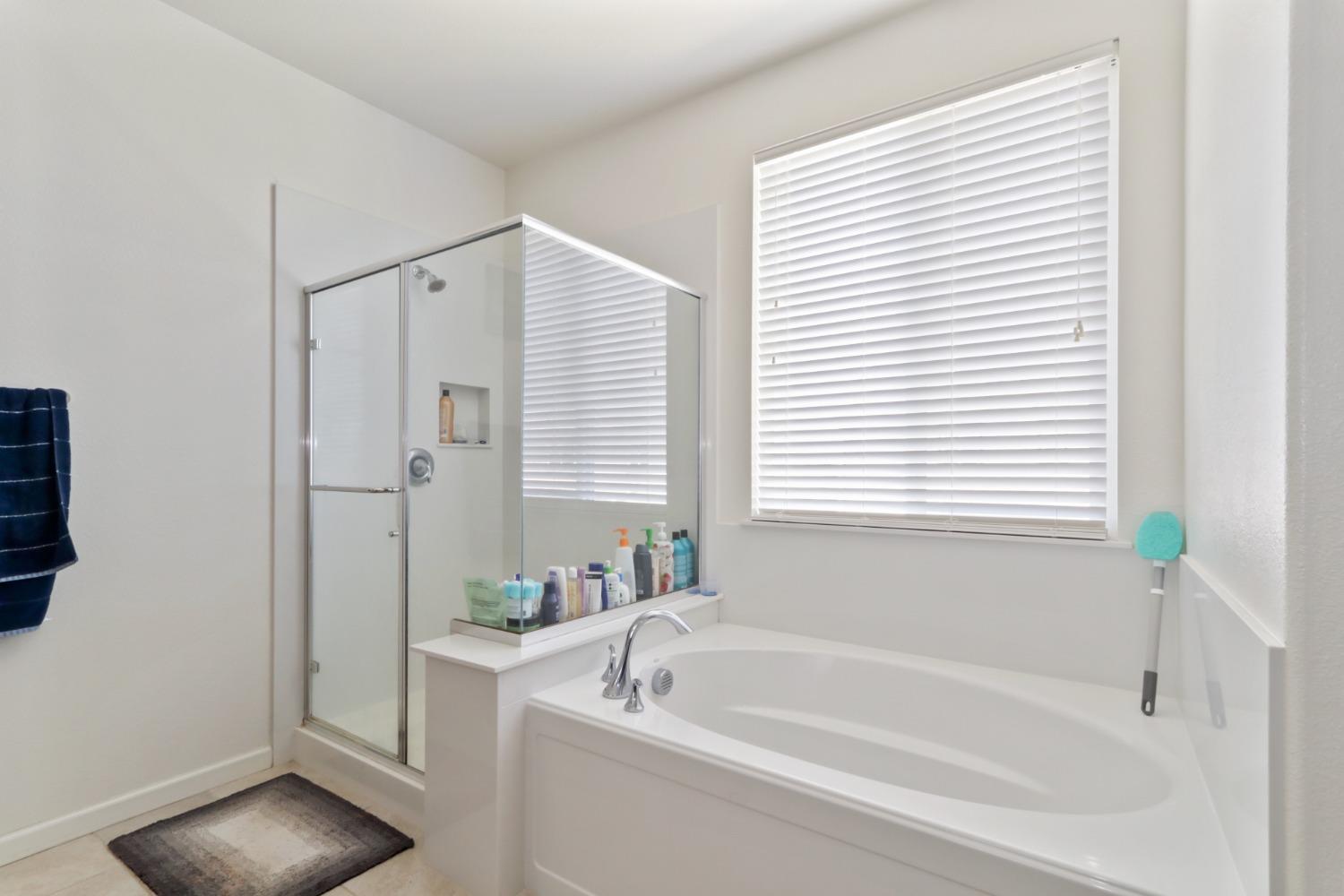 Detail Gallery Image 30 of 45 For 2015 Davis St, Woodland,  CA 95776 - 5 Beds | 3 Baths