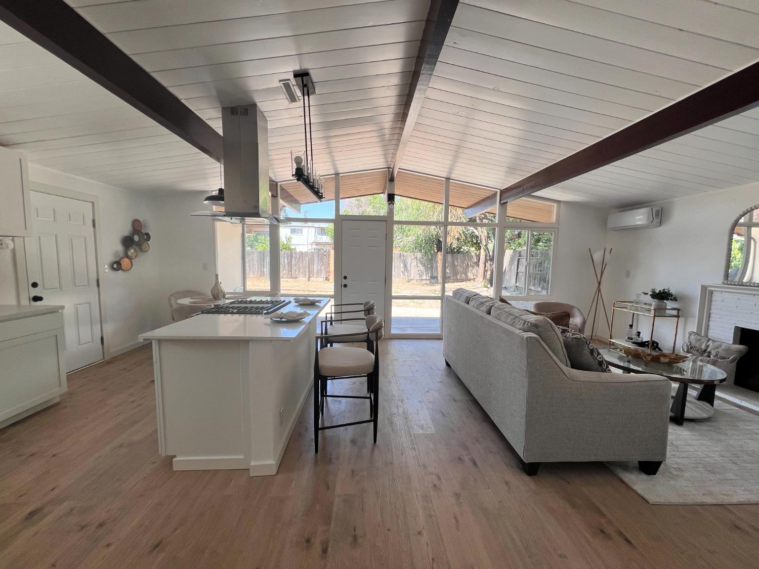 Detail Gallery Image 9 of 15 For 717 E Barrymore St, Stockton,  CA 95204 - 3 Beds | 1 Baths