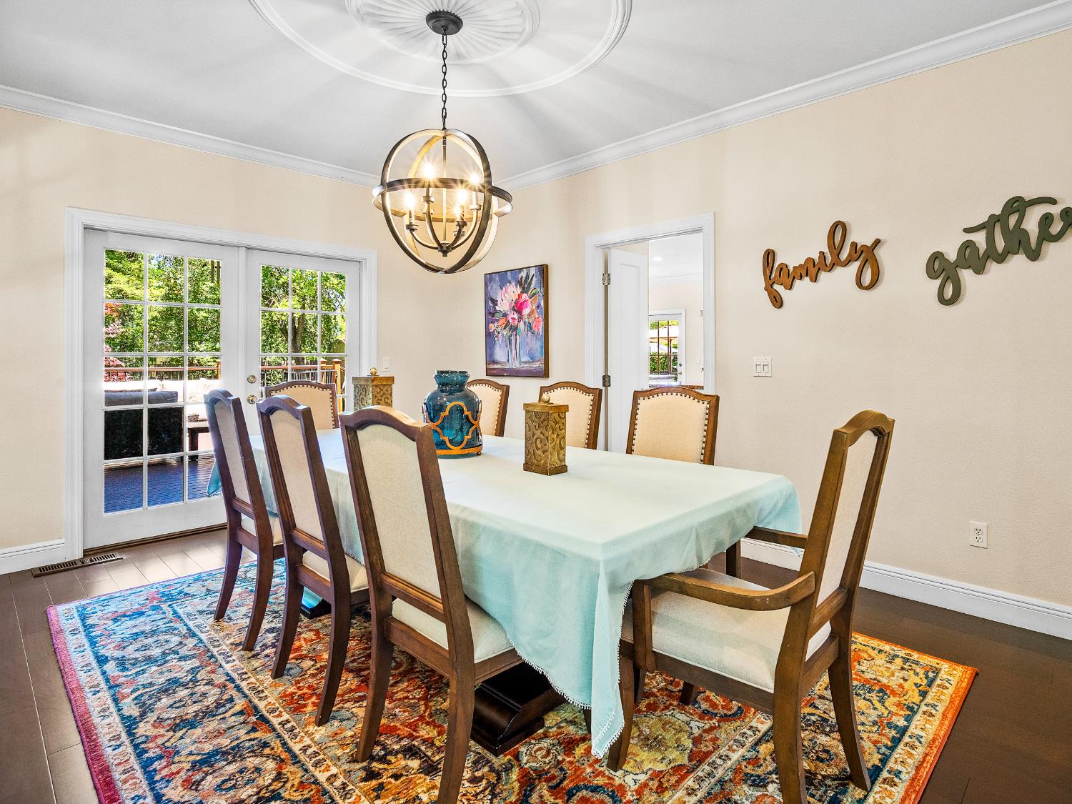 Detail Gallery Image 37 of 85 For 6809 Stanley Ave, Carmichael,  CA 95608 - 5 Beds | 4 Baths
