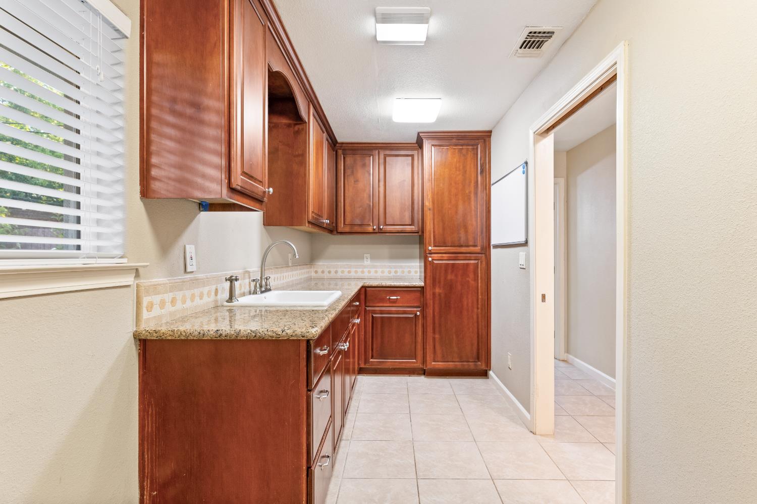 Detail Gallery Image 33 of 49 For 7948 Orange Ave, Fair Oaks,  CA 95628 - 4 Beds | 3 Baths