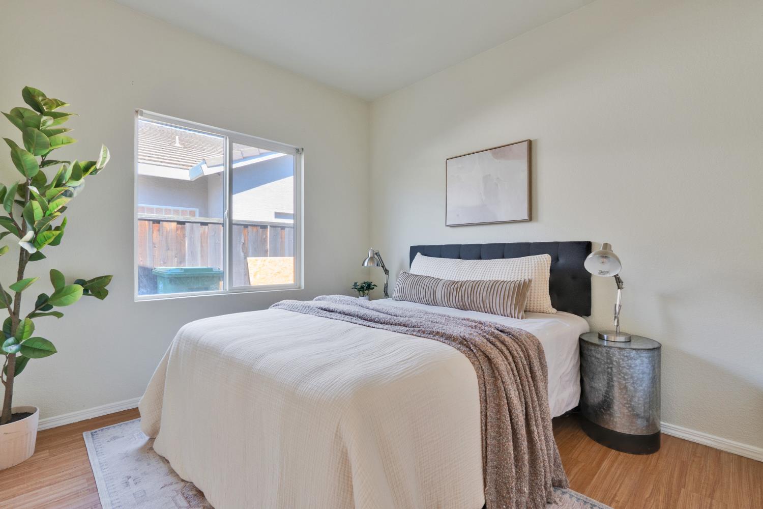 Detail Gallery Image 17 of 34 For 9588 Fetlock Way, Elk Grove,  CA 95624 - 3 Beds | 2 Baths