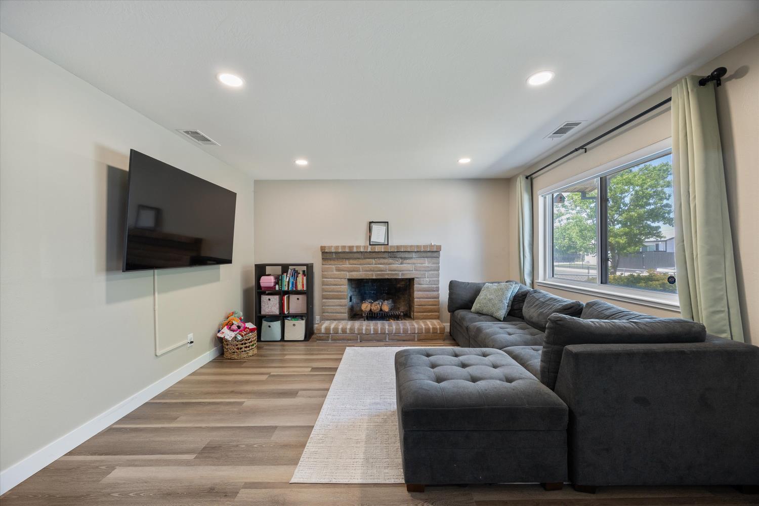Detail Gallery Image 6 of 24 For 1012 Arrowhead Ave, Rio Linda,  CA 95673 - 3 Beds | 2 Baths
