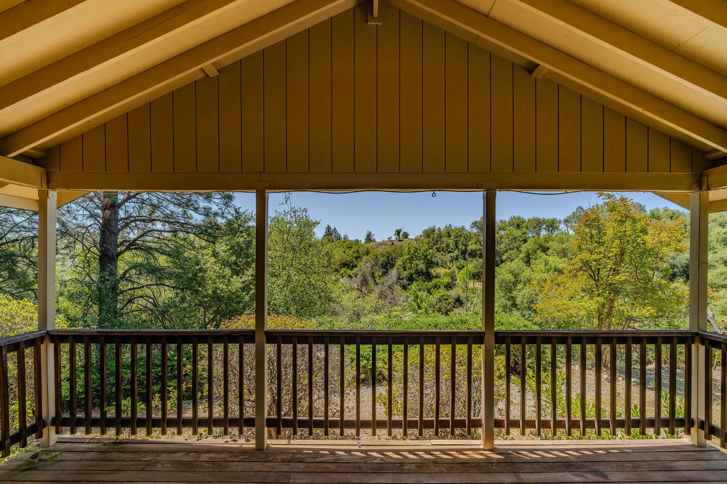 Detail Gallery Image 5 of 61 For 6816 Italian Vista Ct, Mokelumne Hill,  CA 95245 - 3 Beds | 2 Baths