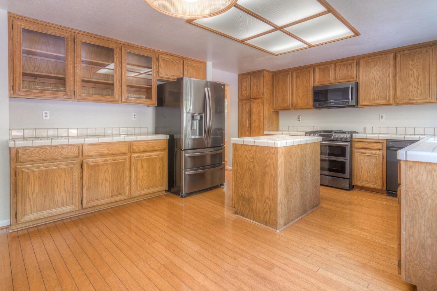 Detail Gallery Image 12 of 52 For 3047 Strand Rd, Rocklin,  CA 95765 - 4 Beds | 2/1 Baths