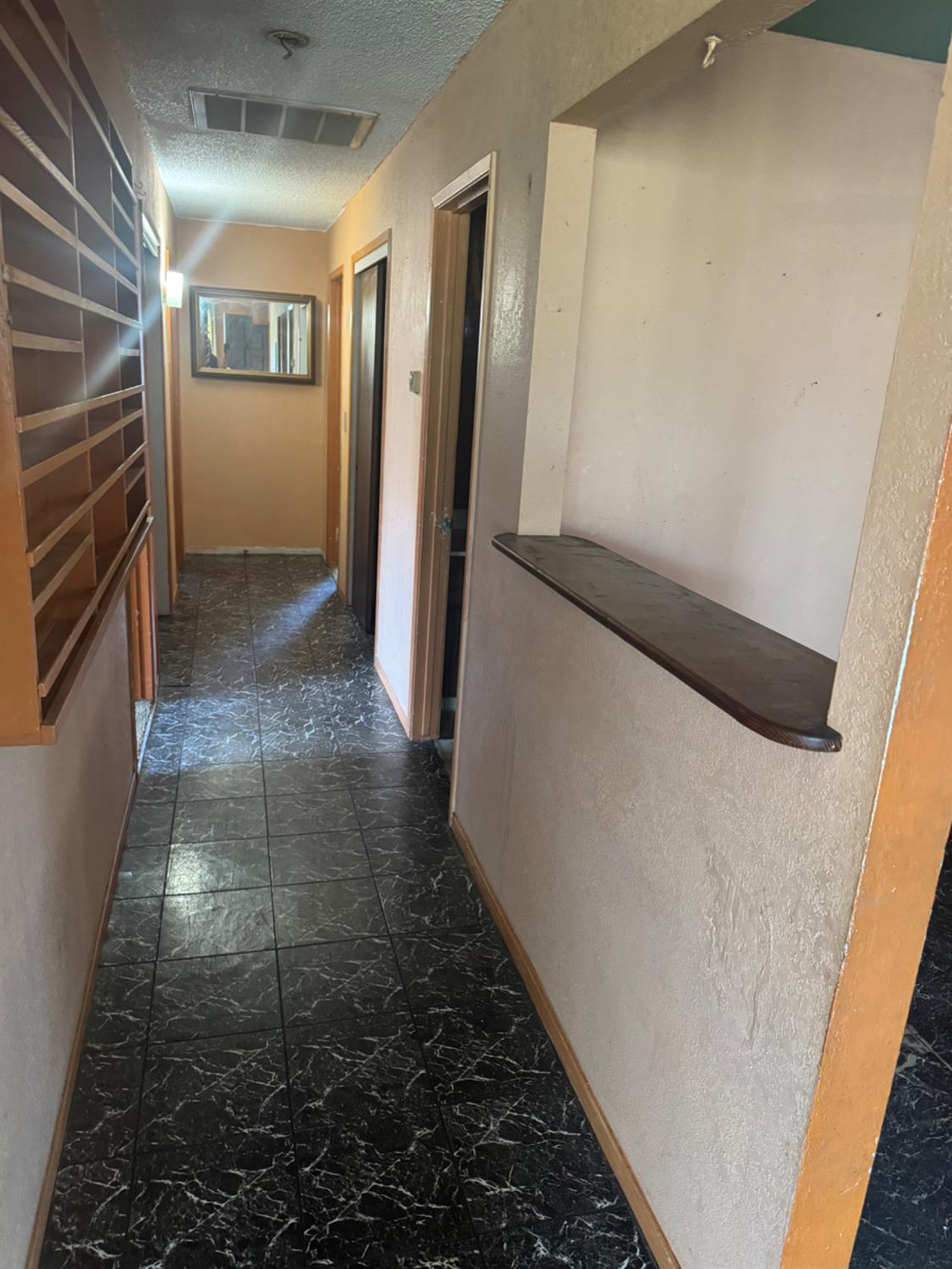 Detail Gallery Image 5 of 20 For 1212 Phillips St, Madera,  CA 93638 - 3 Beds | 2 Baths