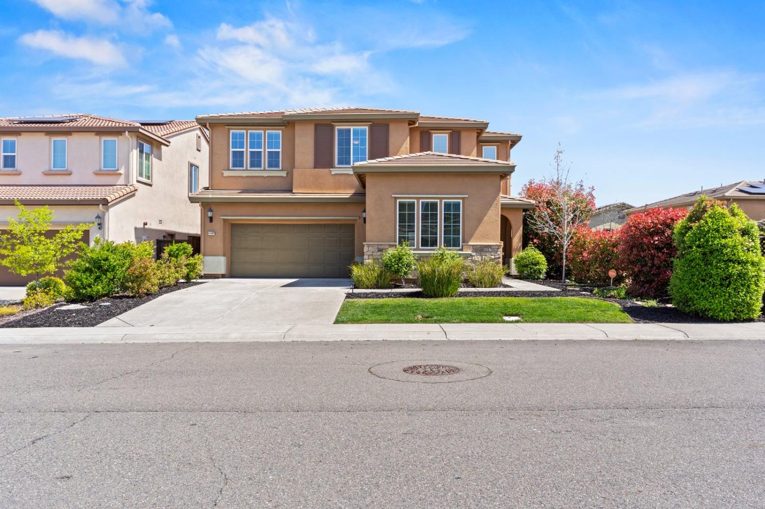 Detail Gallery Image 4 of 73 For 6307 Lookout Pass Way, Rocklin,  CA 95765 - 4 Beds | 3/1 Baths