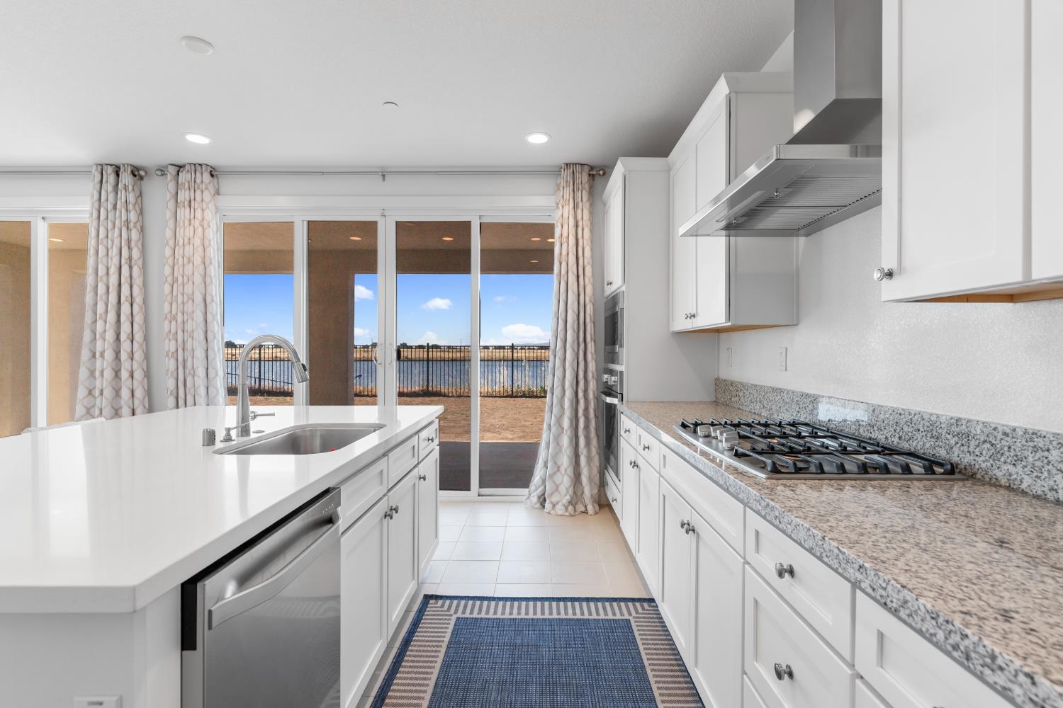 Detail Gallery Image 14 of 48 For 1674 Locksley Dr, Lathrop,  CA 95330 - 4 Beds | 3 Baths