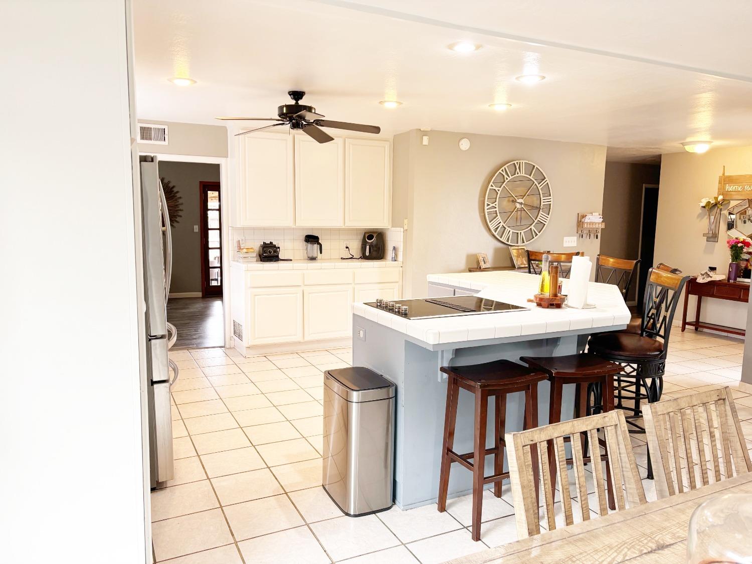 Detail Gallery Image 6 of 28 For 1422 Locke Rd, Modesto,  CA 95355 - 3 Beds | 2 Baths