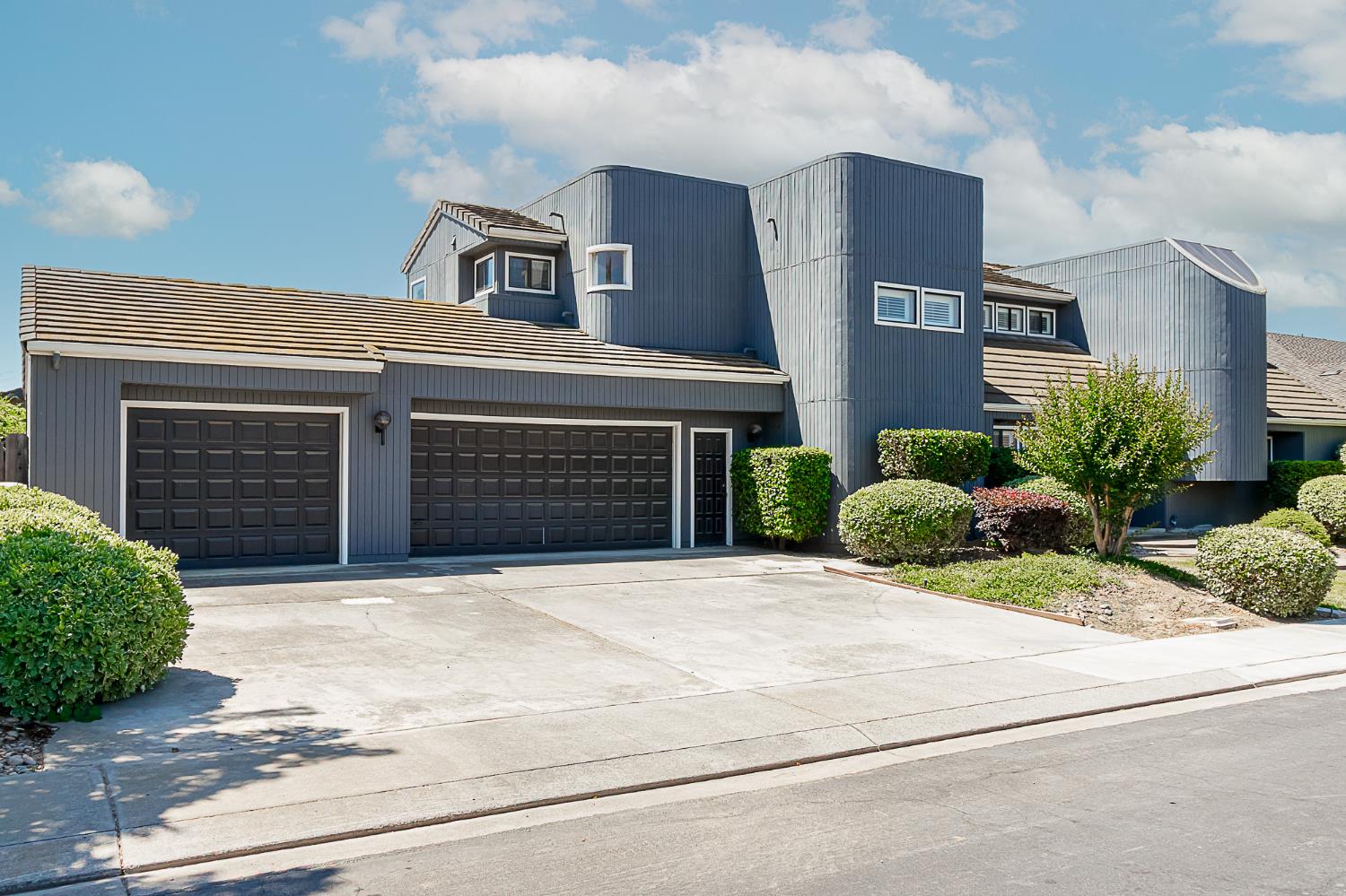 Detail Gallery Image 2 of 35 For 2508 Hilversum Ln, Modesto,  CA 95356 - 5 Beds | 3/1 Baths