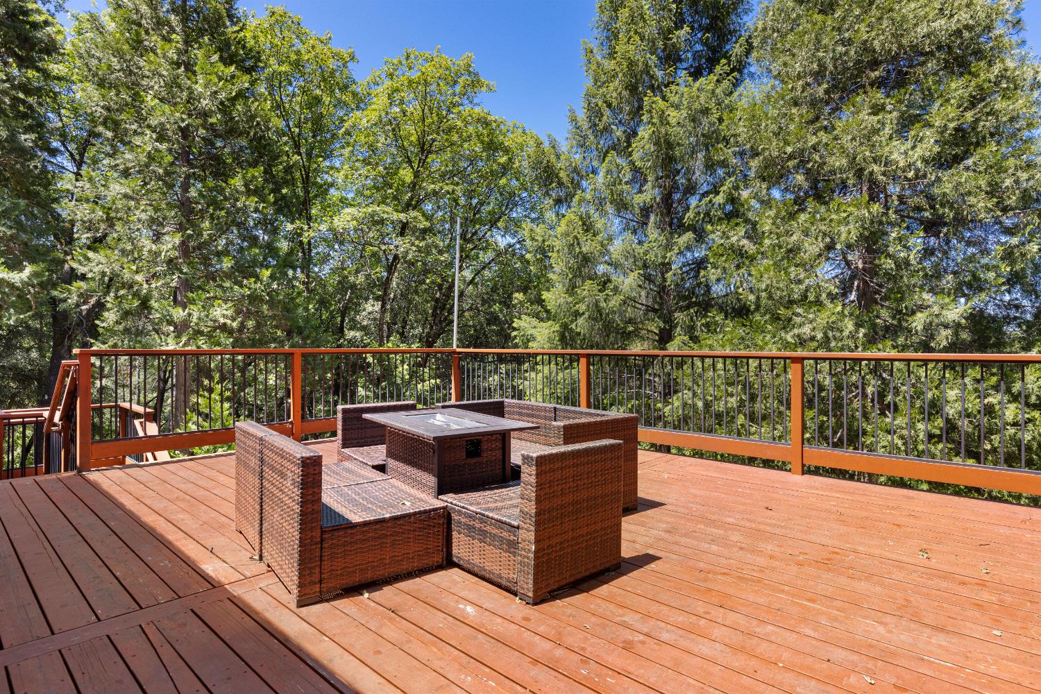 Detail Gallery Image 13 of 63 For 655 Secret Town Ln, Colfax,  CA 95713 - 4 Beds | 3 Baths