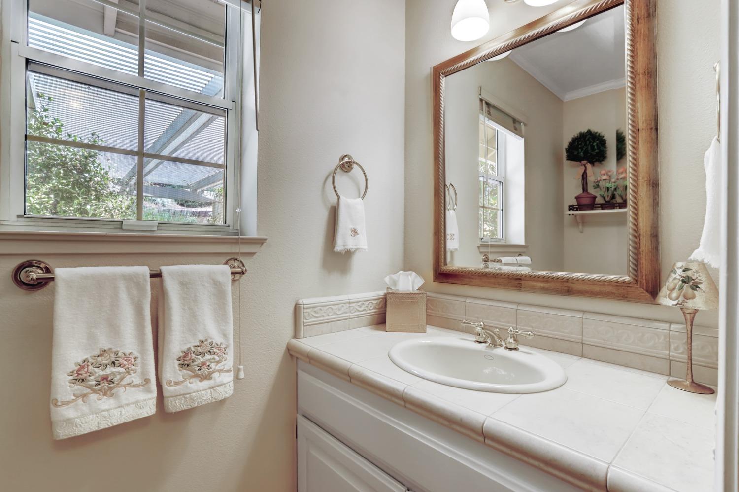 Detail Gallery Image 44 of 99 For 16949 Round Valley Cir, Grass Valley,  CA 95949 - 3 Beds | 2/1 Baths