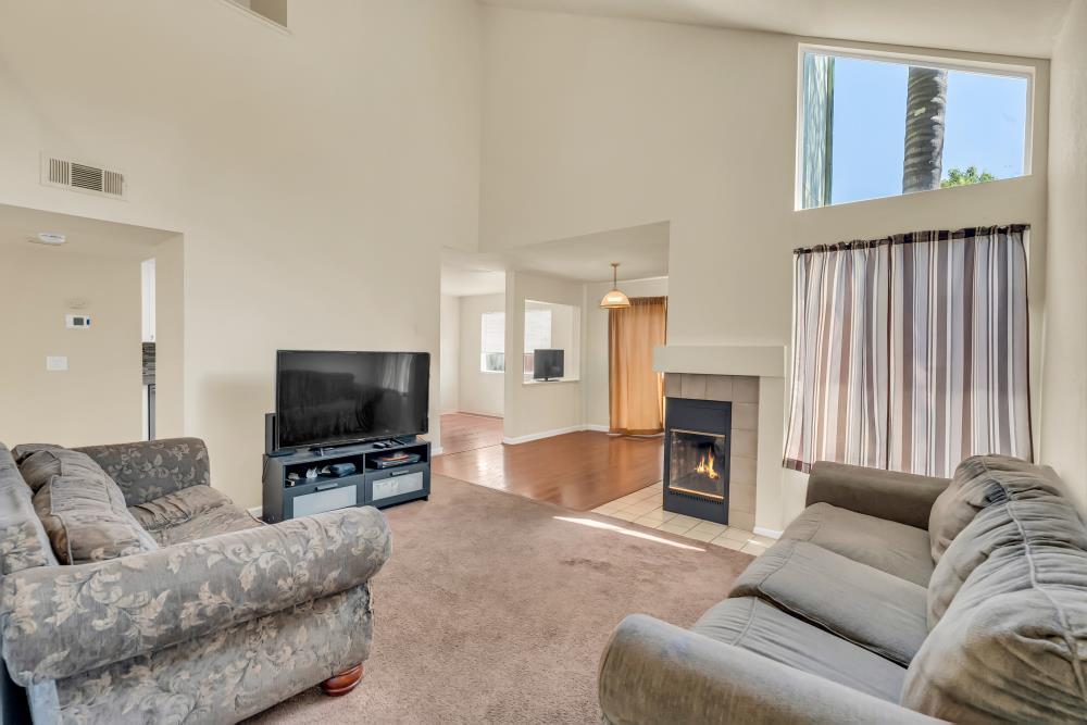 Detail Gallery Image 5 of 46 For 9004 Beryl Creek Way, Elk Grove,  CA 95758 - 3 Beds | 2/1 Baths