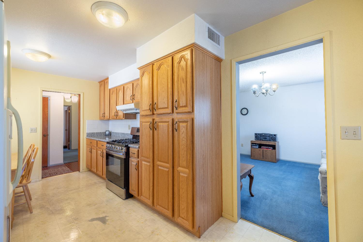 Detail Gallery Image 15 of 40 For 5541 Mariposa Ave, Citrus Heights,  CA 95610 - 3 Beds | 2 Baths