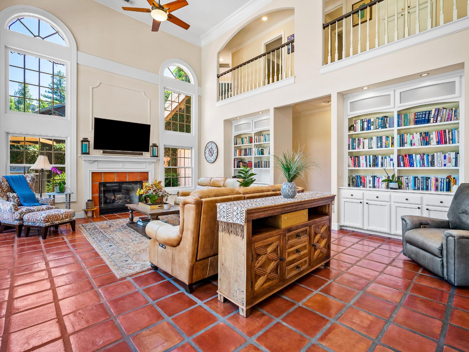 Detail Gallery Image 13 of 85 For 6809 Stanley Ave, Carmichael,  CA 95608 - 5 Beds | 4 Baths