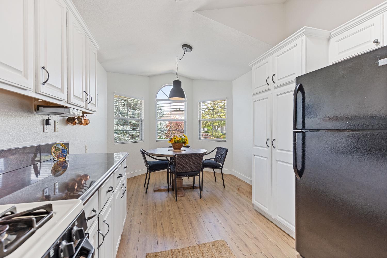 Detail Gallery Image 3 of 51 For 5449 Campcreek Loop, Roseville,  CA 95747 - 2 Beds | 2 Baths