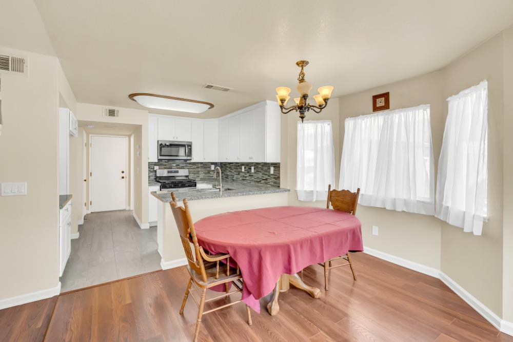 Detail Gallery Image 14 of 46 For 9004 Beryl Creek Way, Elk Grove,  CA 95758 - 3 Beds | 2/1 Baths