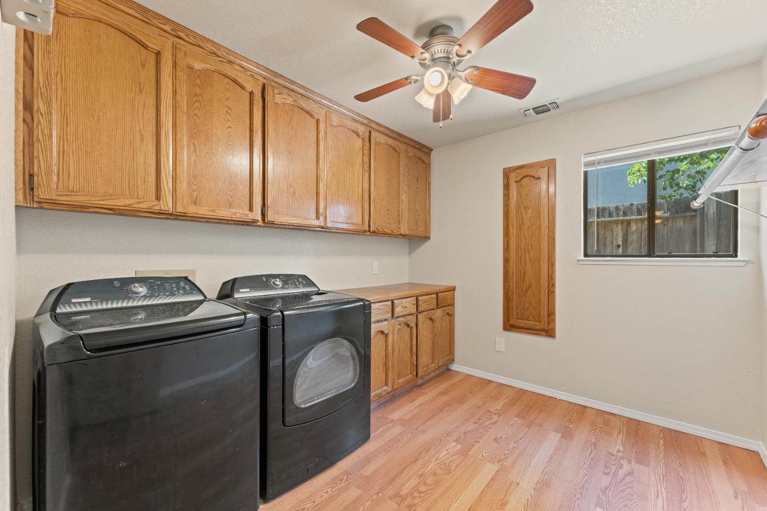 Detail Gallery Image 22 of 41 For 241 Randall Dr, Folsom,  CA 95630 - 3 Beds | 2 Baths