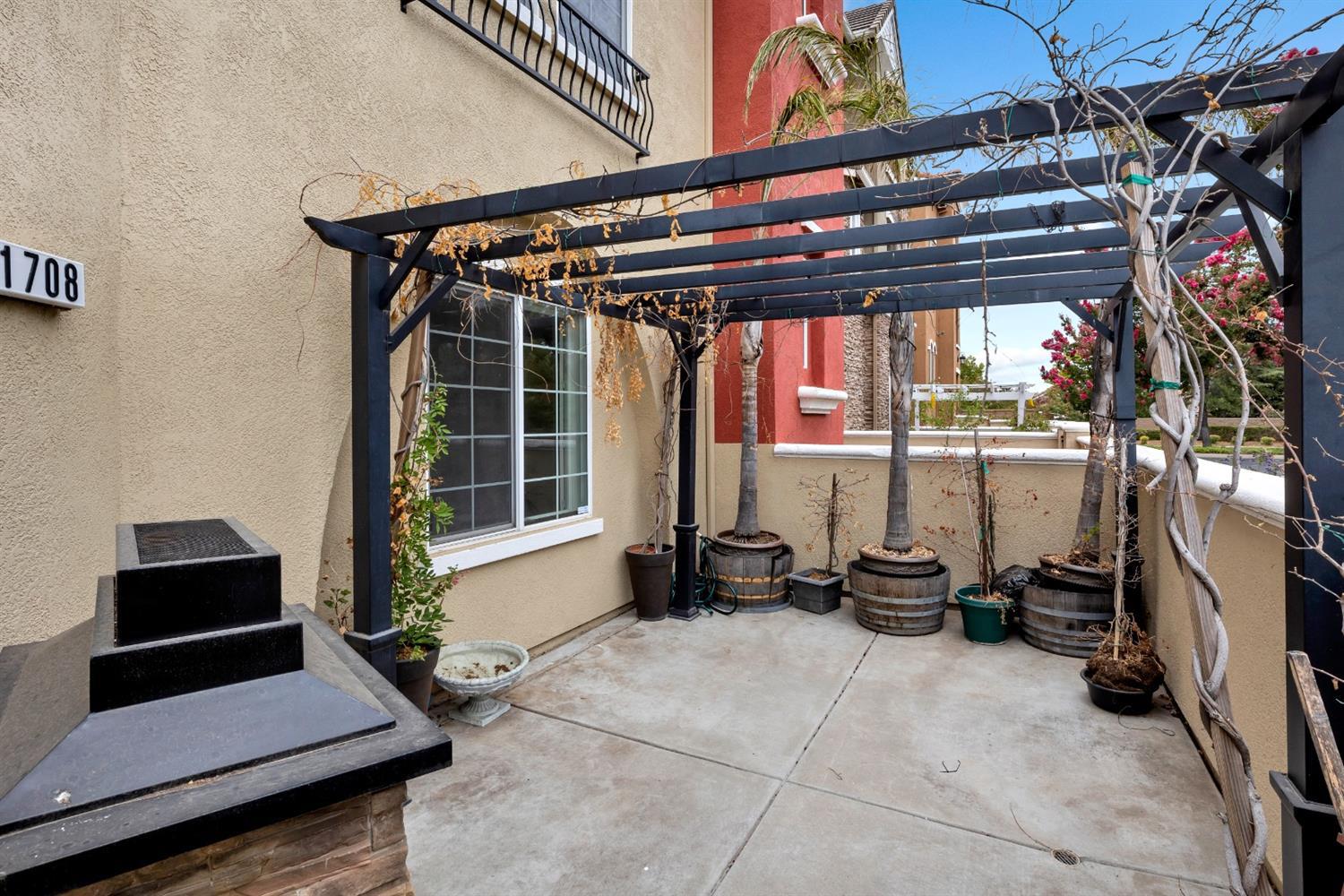 Detail Gallery Image 4 of 37 For 1708 Camino Real Way, Roseville,  CA 95747 - 3 Beds | 3/1 Baths