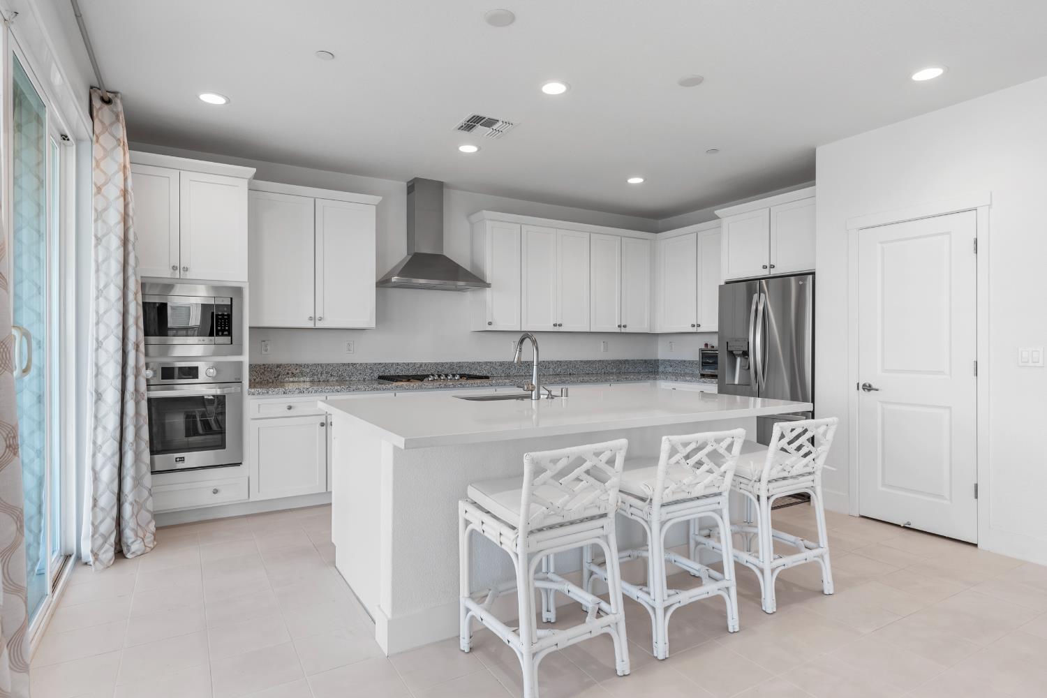 Detail Gallery Image 11 of 48 For 1674 Locksley Dr, Lathrop,  CA 95330 - 4 Beds | 3 Baths