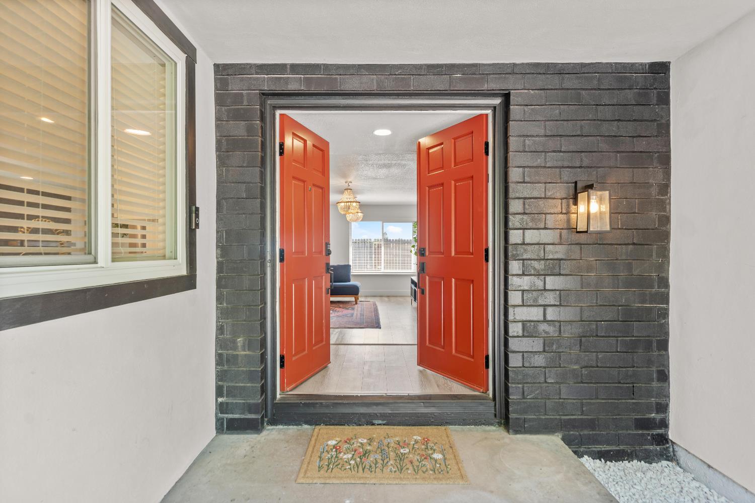 Detail Gallery Image 6 of 33 For 6840 Kettering Cir, Fair Oaks,  CA 95628 - 3 Beds | 2 Baths