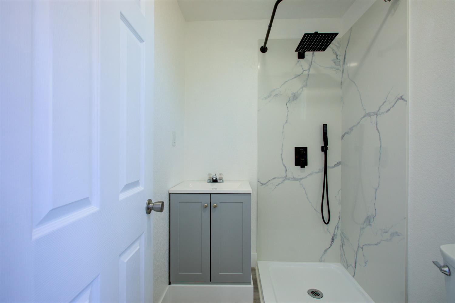 Detail Gallery Image 16 of 21 For 12337 W Main St, Turlock,  CA 95380 - 1 Beds | 2 Baths