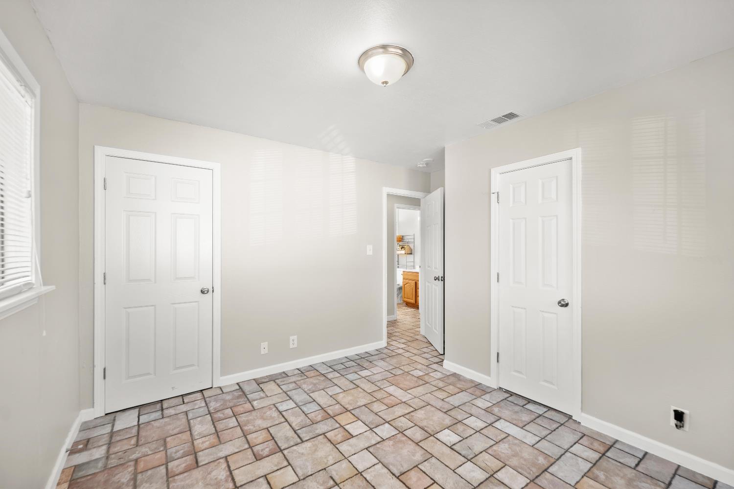 Detail Gallery Image 21 of 30 For 7105 Sweetwood Ct, Citrus Heights,  CA 95621 - 4 Beds | 2 Baths